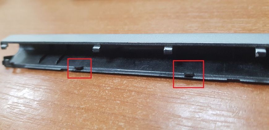 *Уценка* Asus Vivobook S400 Заглушка петель, корпус, крышка 300004649 фото