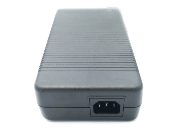 Блок питания MSI 230W (7.4*5.0+pin) для MSI GT/GX Series 2307450 фото