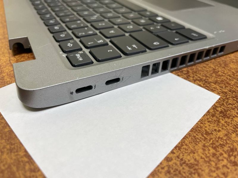 *Уцінка* Топкейс Dell Latitude 5520 Precision 3560 0VCRYY Верхня частина Корпус 300004234 фото