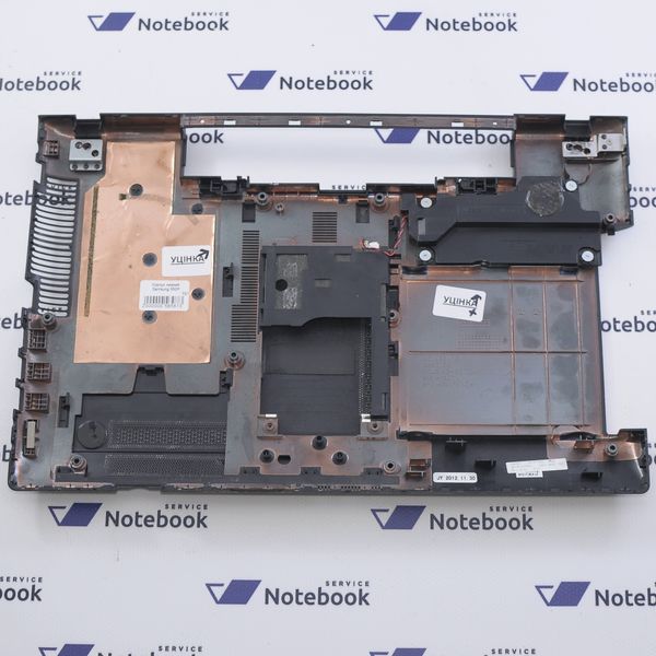 *Уценка* Samsung NP550P7C NP550P BA75-03789A Нижняя часть корпуса, корыто, поддон T07 565873 фото