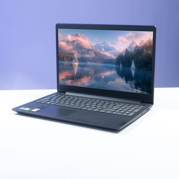 БУ игровой ноутбук Lenovo IdeaPad 3 15IML05 15.6" Full HD Intel Pentium Gold 6405U (2.4 ГГц) NVIDIA GeForce MX130 2 ГБ RAM 8 ГБ 256 ГБ SSD 777283 фото