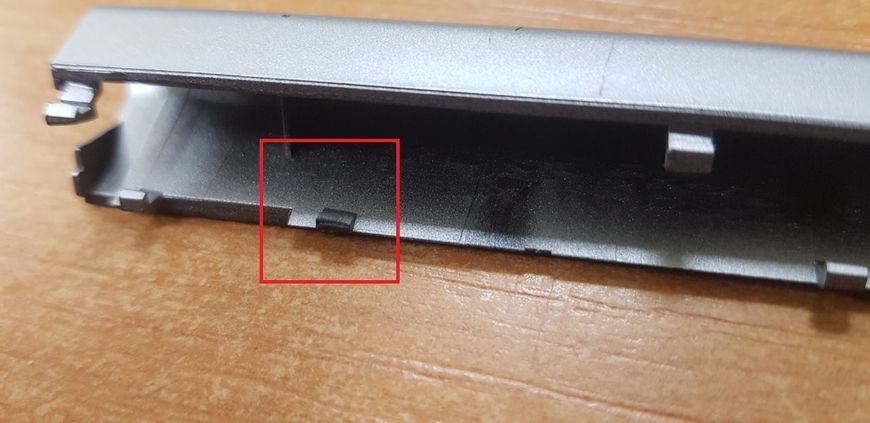 *Уцінка* Asus S400C S400CA 13NB0051P10011 Заглушка петель, корпус, кришка 300004616 фото