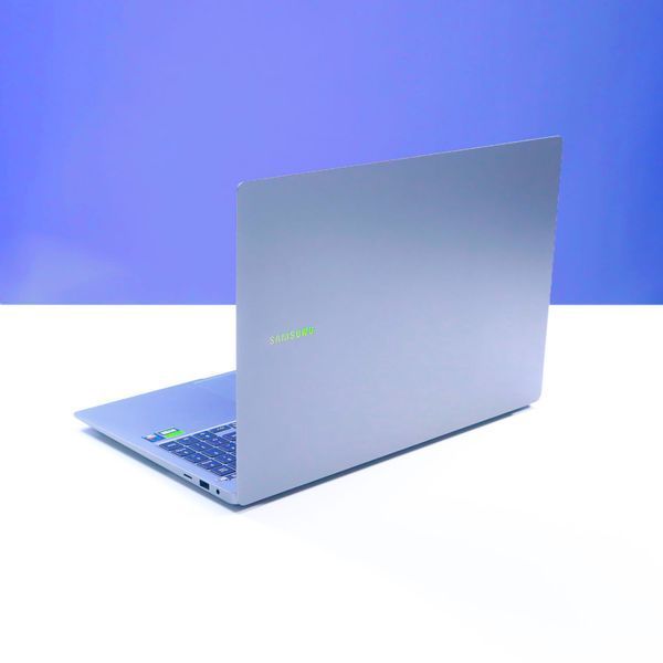 БВ ігровий ноутбук Samsung Galaxy Book 4 Ultra Touch 16.0" 3K OLED Touch 120 Гц Anti-reflective Intel Core Ultra 7 155H (2.5-4.5 Ghz) NVIDIA GeForce RTX 4050 6 ГБ RAM 16 ГБ 256 ГБ SSD 754208 фото
