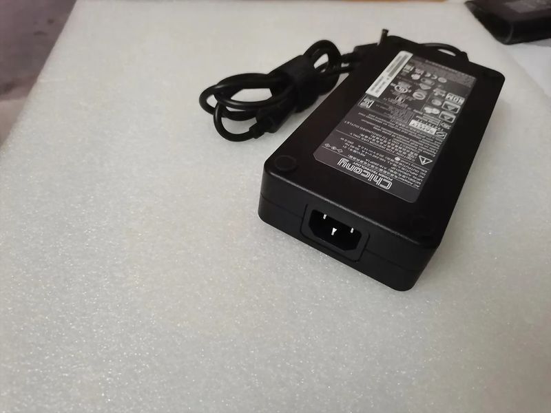 Блок живлення Chicony 5.5&times;2.5мм 20.0V 14.0A 280W 5525200140280 фото